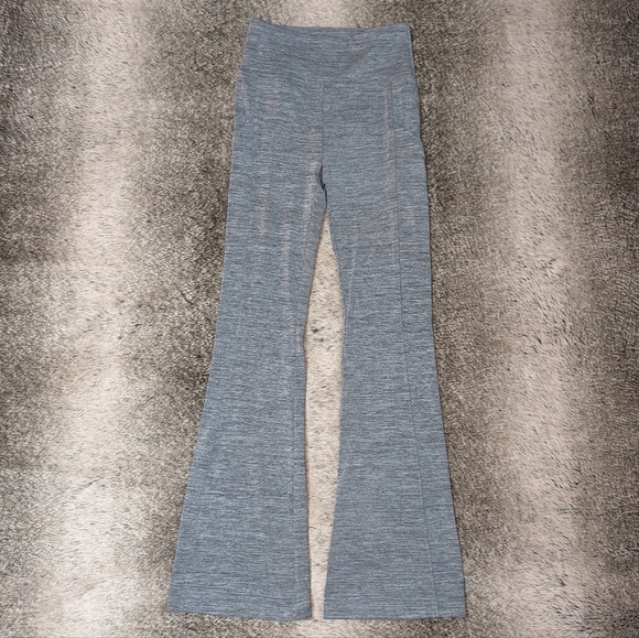 Lou & Grey Pants - Lou & Grey Marled Feel Good Flare Pocket Leggings Grey Women's XS